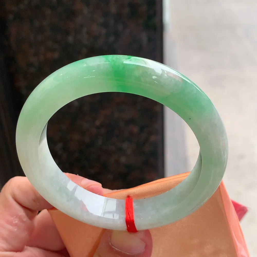 正圈冰糯翠绿 无瑕 尺寸:59.1/12.5/9.6 色好