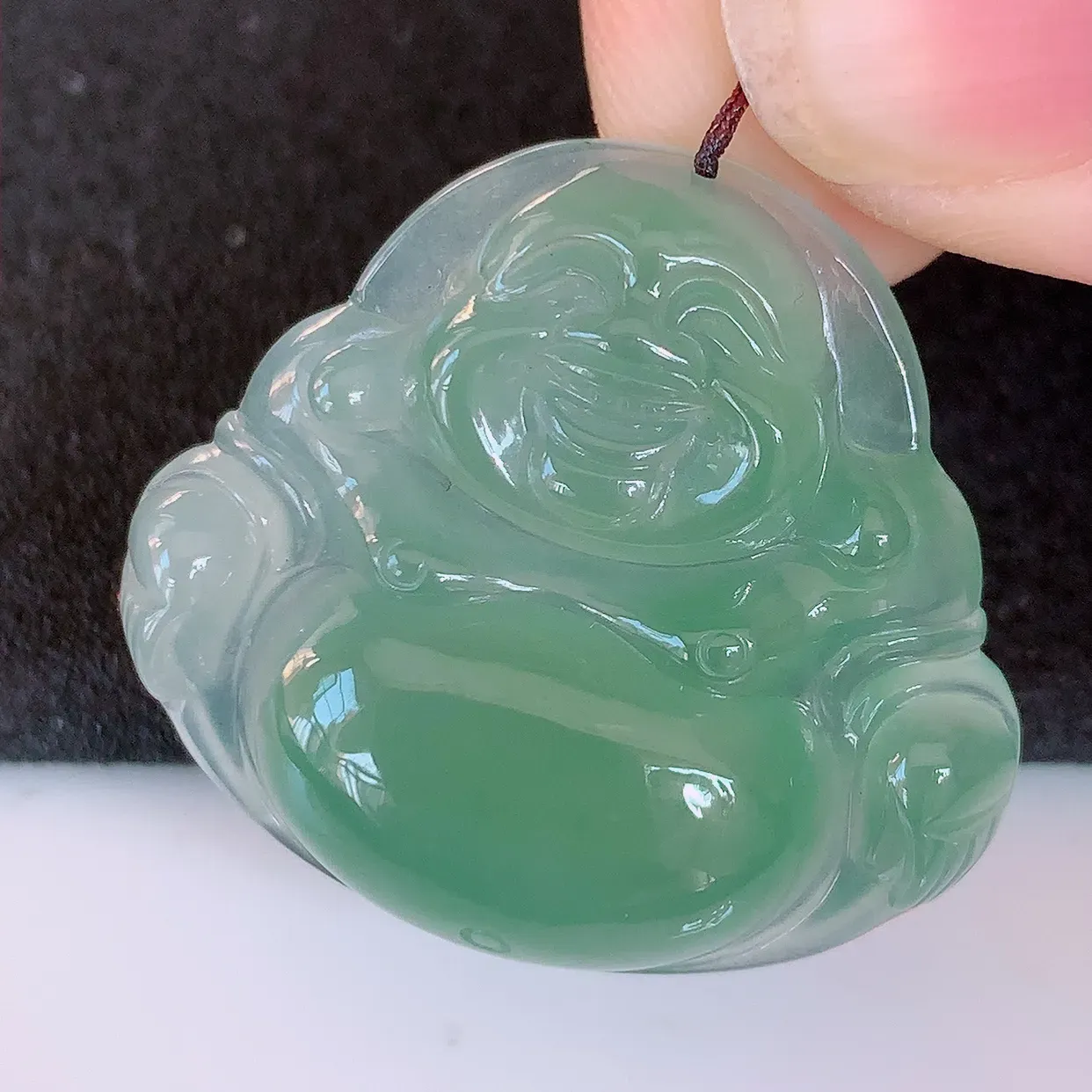 自然光实拍，冰种满绿翡翠佛公吊坠， 玉笑佛，饱满，开脸喜庆，配戴优雅迷人！#57.28