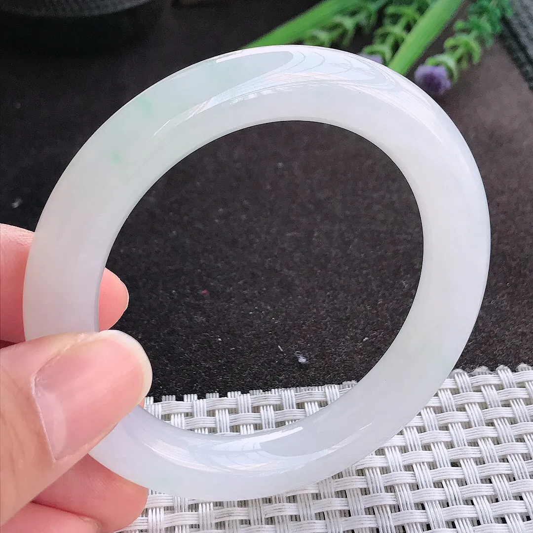 实拍A货翡翠54.5/10.4/10.3老坑冰胶果冻月光白圆条手镯翡翠玉镯手环
