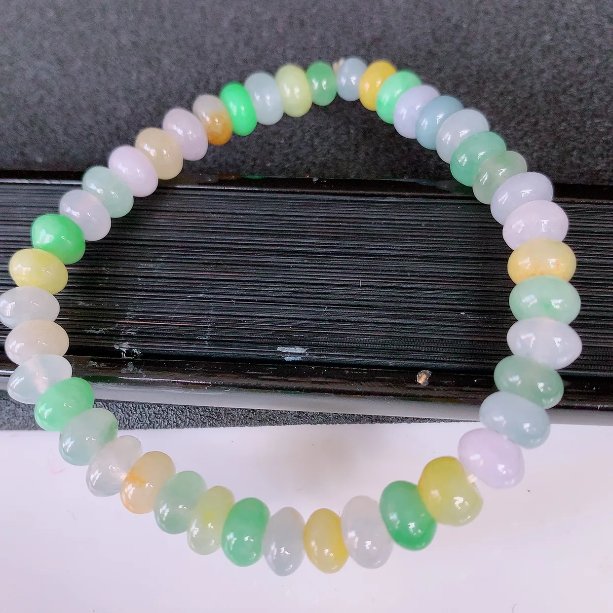 自然光实拍，冰多宝翡翠手链，多彩翡翠手串，颜色丰富，料子细腻，高档大气，自戴送礼佳品！#46.28取一尺寸7