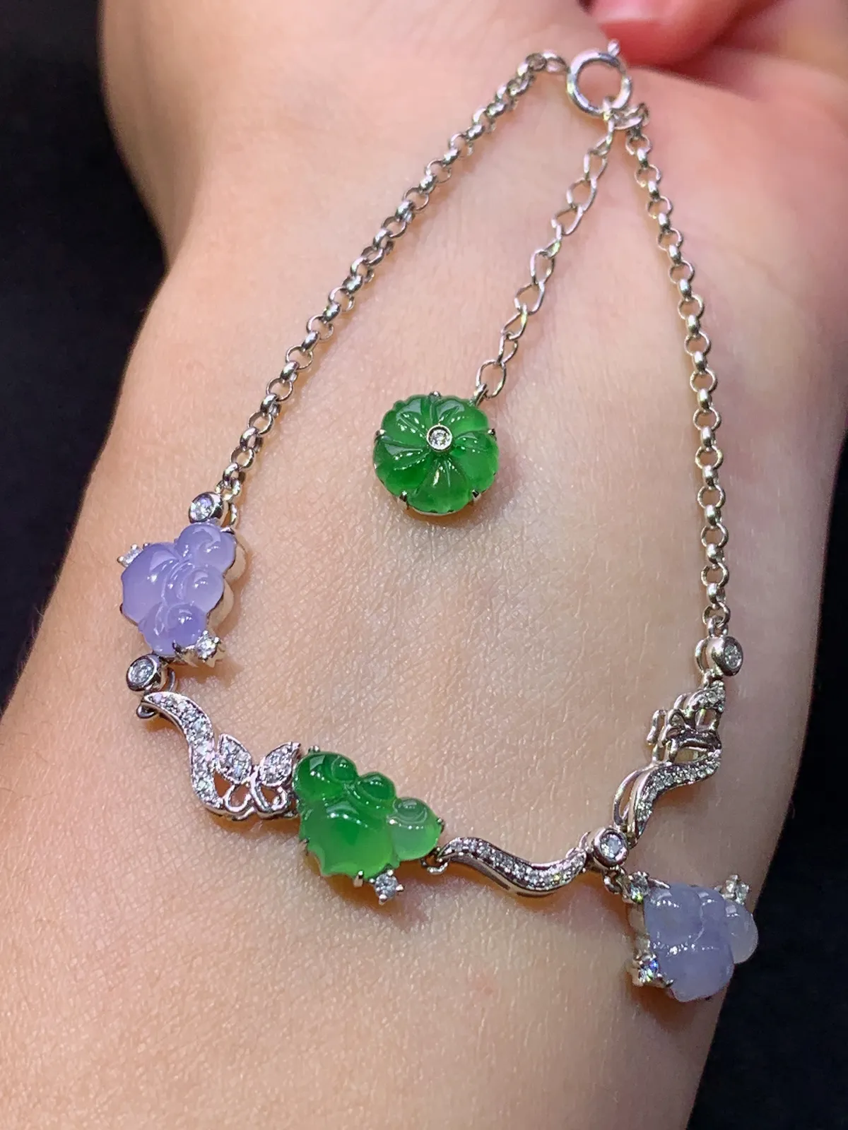 冰紫阳绿如意手链，18k金镶嵌，款式新颖，冰润鲜艳，种水足，Sa 尺寸9.1*6.6*2.5