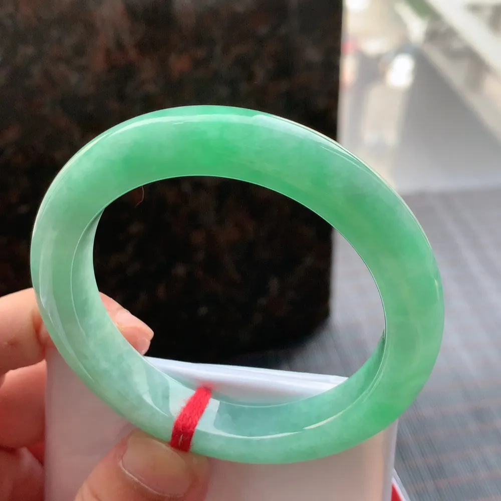 正圈冰糯翠绿 无瑕 尺寸:55.5/11.4/9.3 色好