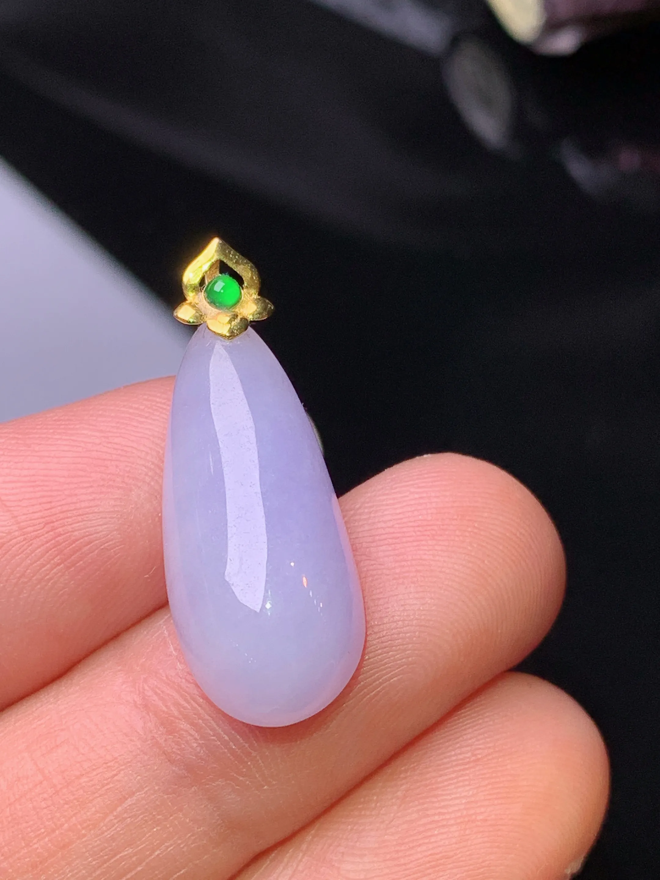 18k金镶嵌紫罗兰福瓜吊坠 玉质细腻 色泽清新艳丽 整体尺寸26.2*9.8*7.2