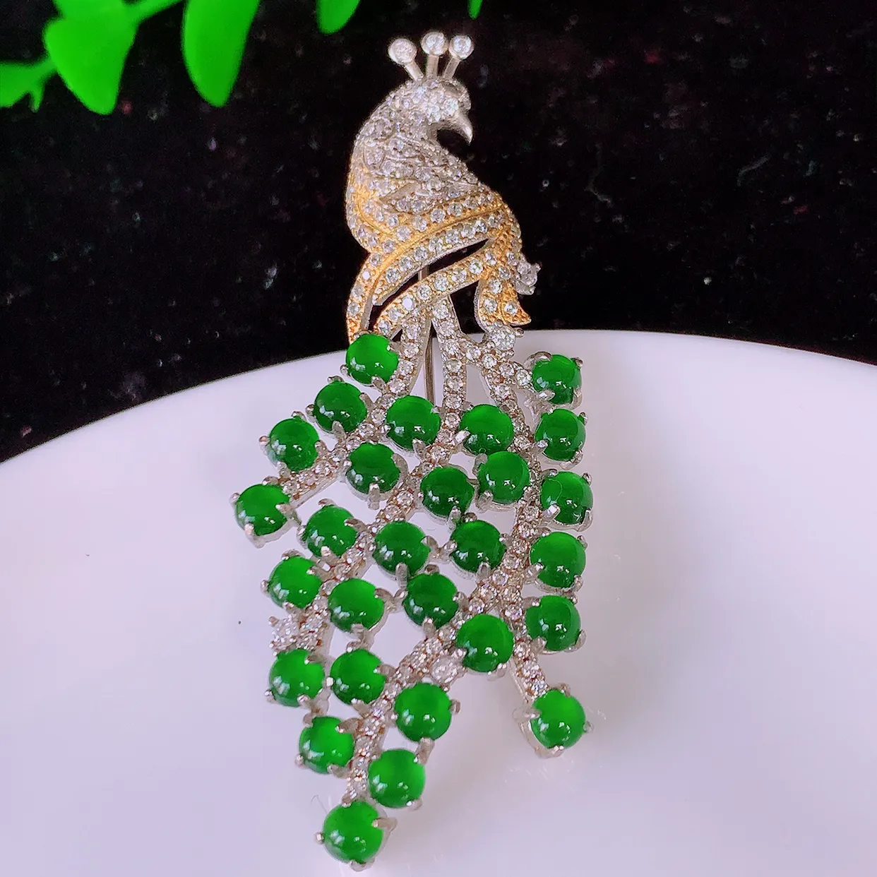 冰透满绿翡翠925银镶嵌凤凰胸针，自然光实拍，翠色灵动，颜色漂亮，种老水足，品相佳，佩戴佳品！#97.28整体56/22.5/8.8取一裸石3*3