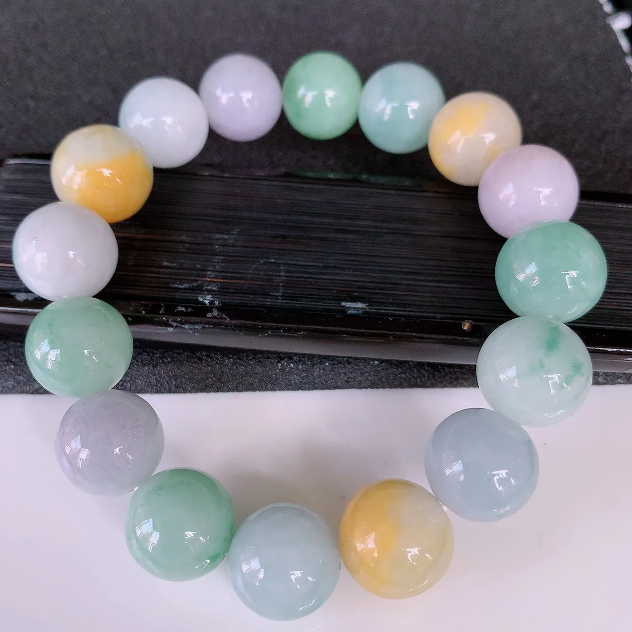 自然光实拍，大颗冰润多宝翡翠手链，多彩翡翠手串，颜色丰富，料子细腻，高档大气，自戴送礼佳品！#46.28取一尺寸13.2