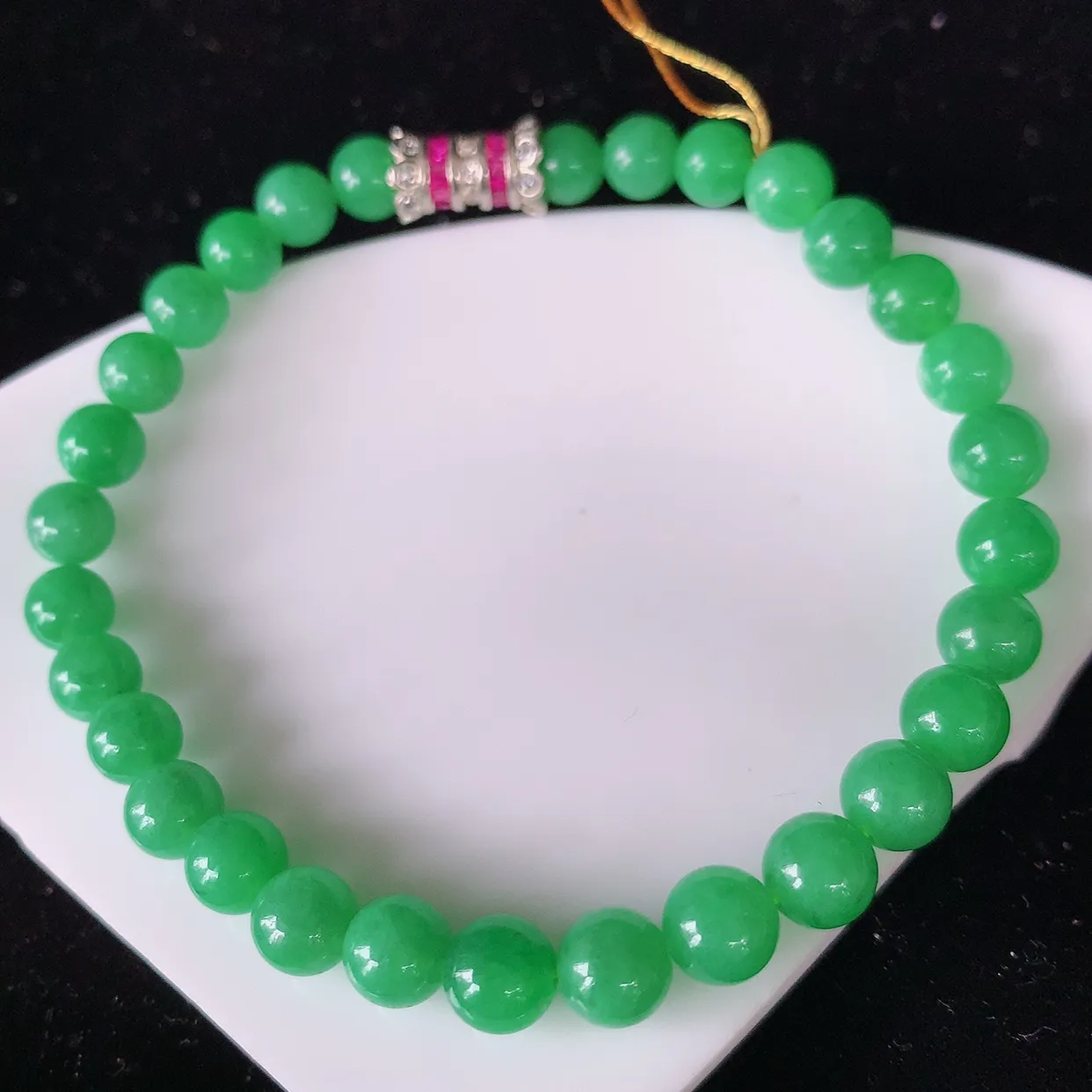 冰润满绿翡翠手串手链，翠色漂亮，佩戴效果时尚出众 尽显气质，玉质细腻，美感十足 #002.2尺寸6.2mm