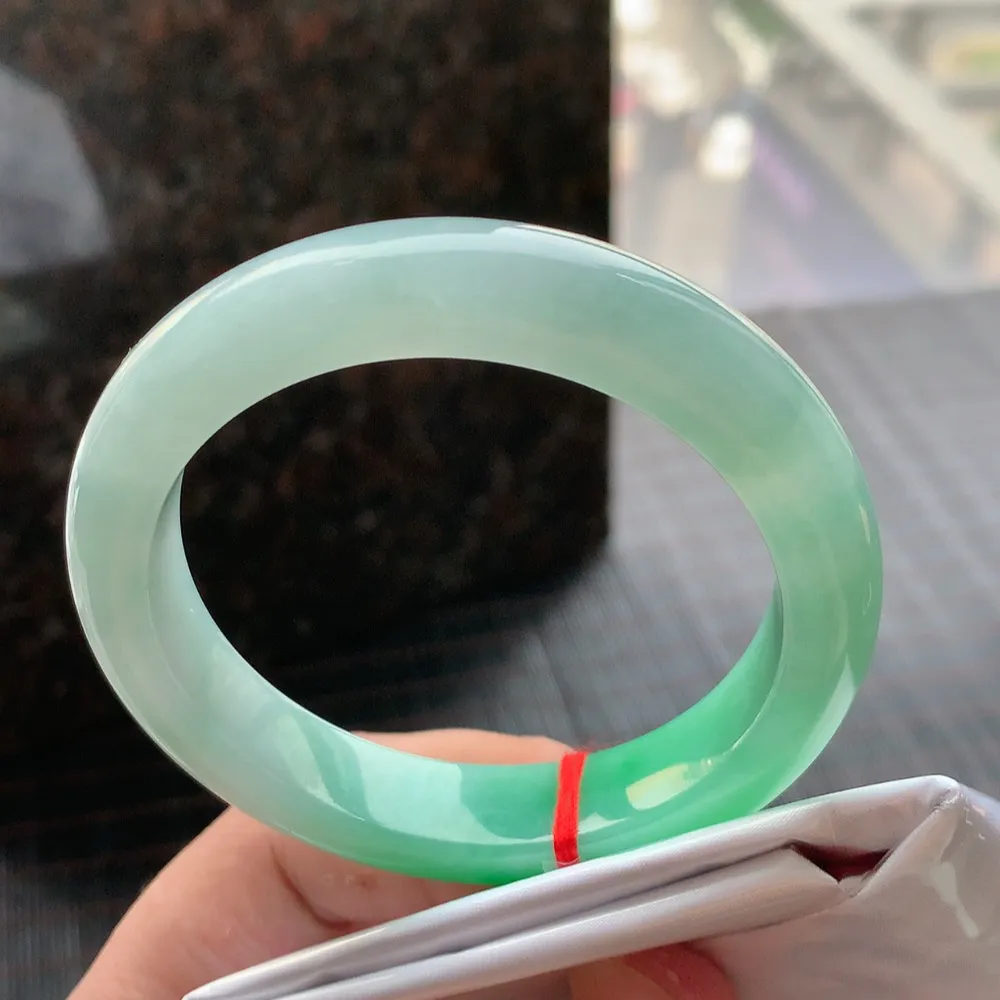 正圈一大节冰阳绿 无瑕 尺寸:55.1/12.2/9.1 色好