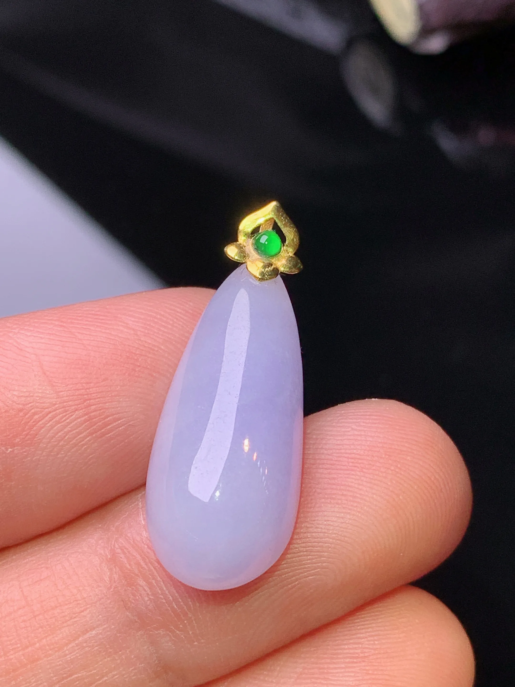 18k金镶嵌紫罗兰福瓜吊坠 玉质细腻 色泽清新艳丽 整体尺寸26.2*9.8*7.2