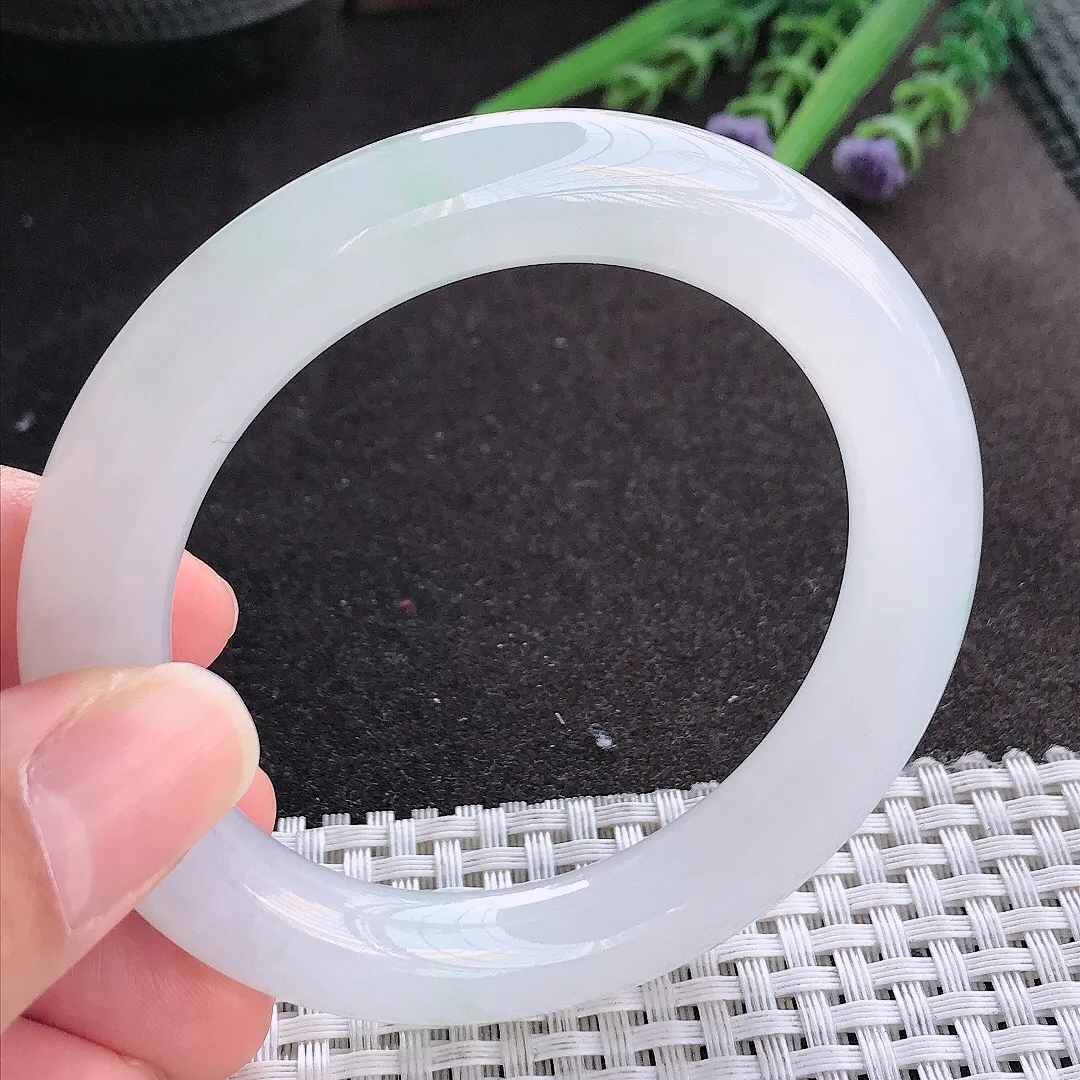 实拍A货翡翠54.5/10.4/10.3老坑冰胶果冻月光白圆条手镯翡翠玉镯手环