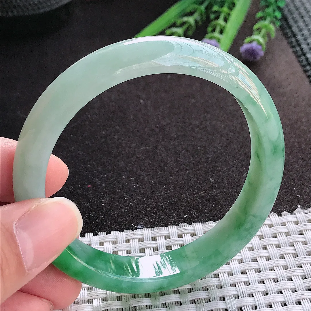 实拍A货翡翠58.5/12/7.5老坑冰胶飘阳绿手镯宽边玉镯手环