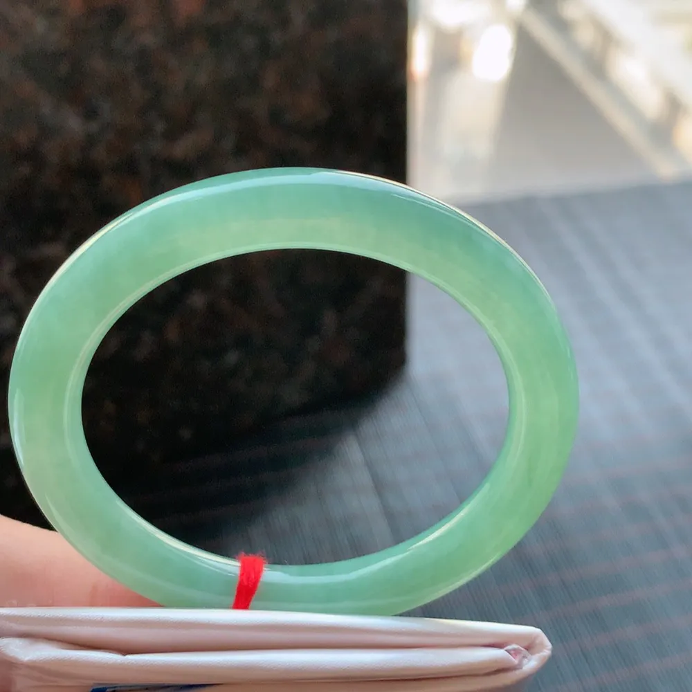 圆条冰绿 无瑕 尺寸:52.6/8.4 冰润🥰🥰