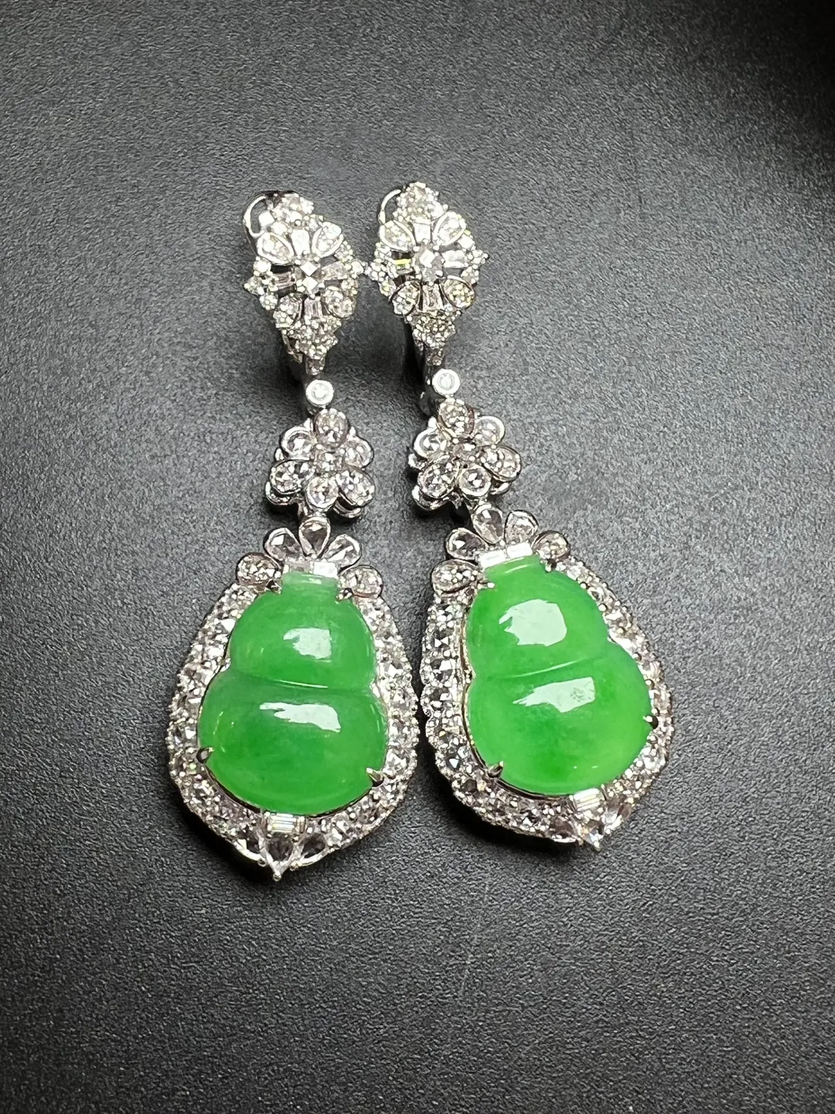 双用款满绿葫芦耳坠+坠总长46.5*15.8*9.5 裸石尺寸14.8*11.9*3.5