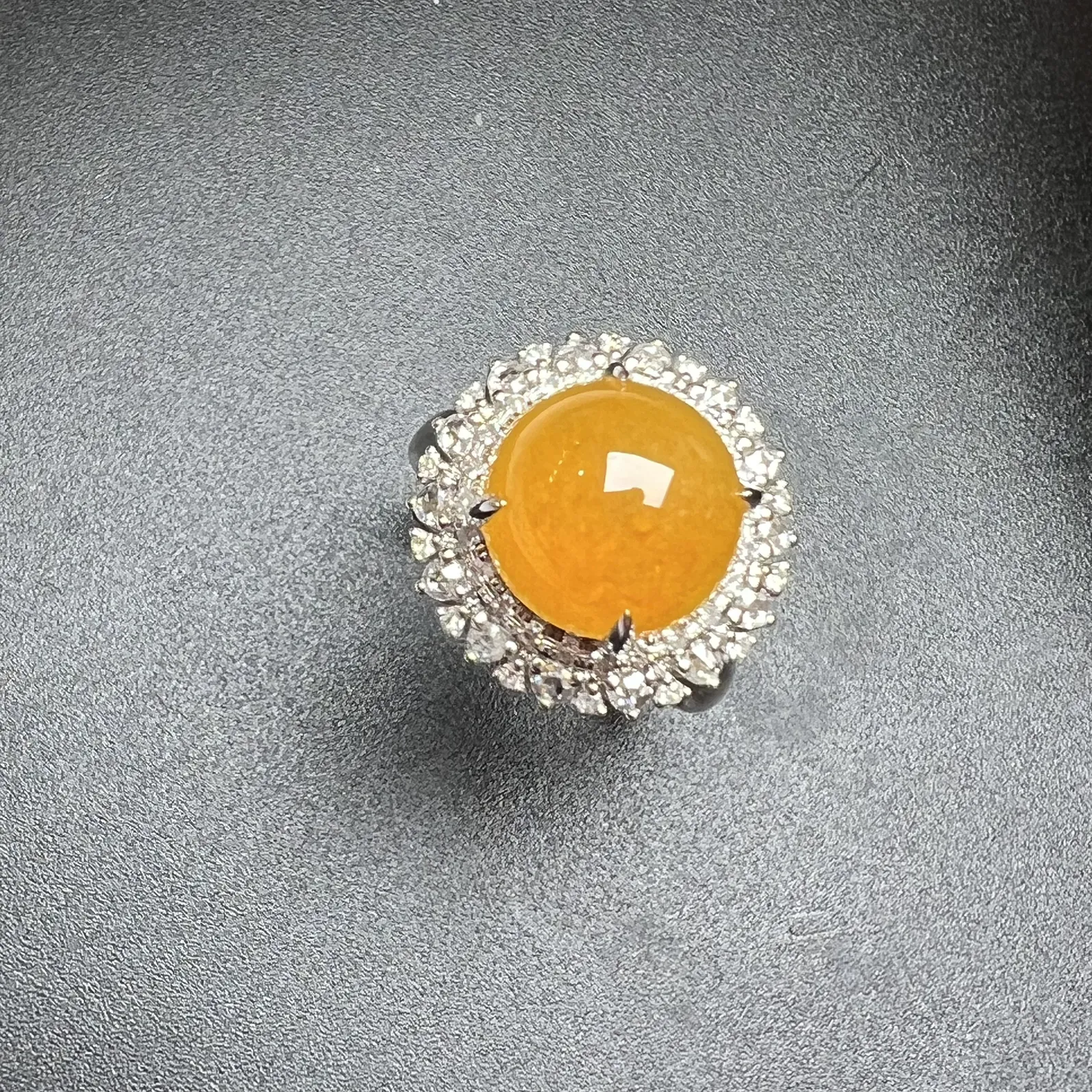 天然黄戒指整体尺寸16.6*16.5*14.7 裸石尺寸10.7*6.3