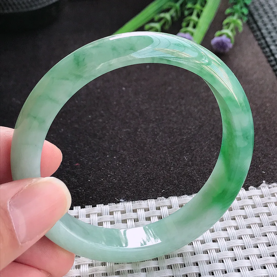 实拍A货翡翠58.5/12/7.5老坑冰胶飘阳绿手镯宽边玉镯手环