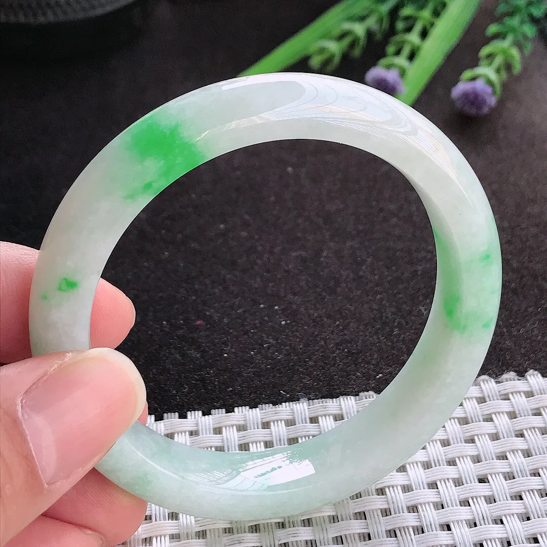 实拍A货翡翠53.5/11.6/8.1老坑精美冰润飘阳绿手镯宽边玉镯手环