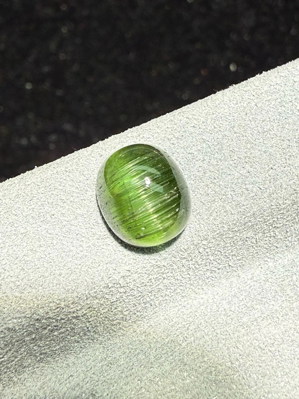 3.27克拉绿碧玺猫眼裸石 猫眼效应犀利 晶体好[强][强] 水头十足 俏色系列可遇不可求 大约规