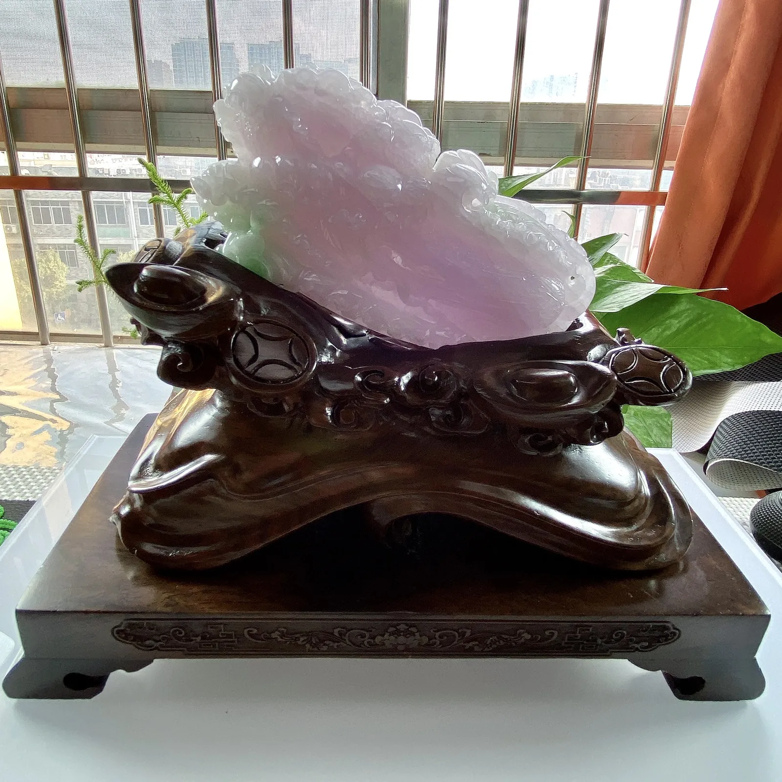 缅甸天然翡翠A货，精雕冰糯种春彩白菜摆件，尺寸：整体220/100/170mm，裸石130/29/6