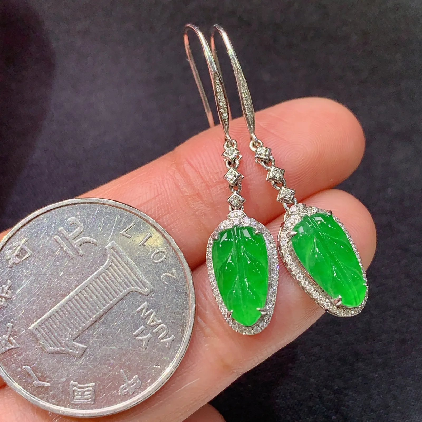 冰阳绿树叶耳坠，18k金镶嵌，简约时尚，冰润色阳，种水足，Kjx 尺寸10.8*5.3*2