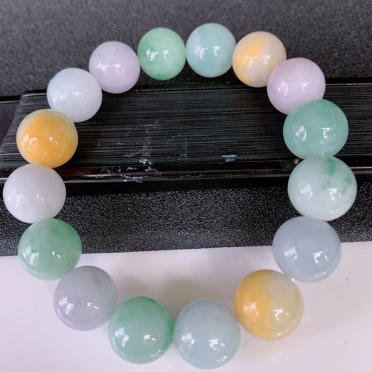 自然光实拍，大颗冰润多宝翡翠手链，多彩翡翠手串，颜色丰富，料子细腻，高档大气，自戴送礼佳品！#46.