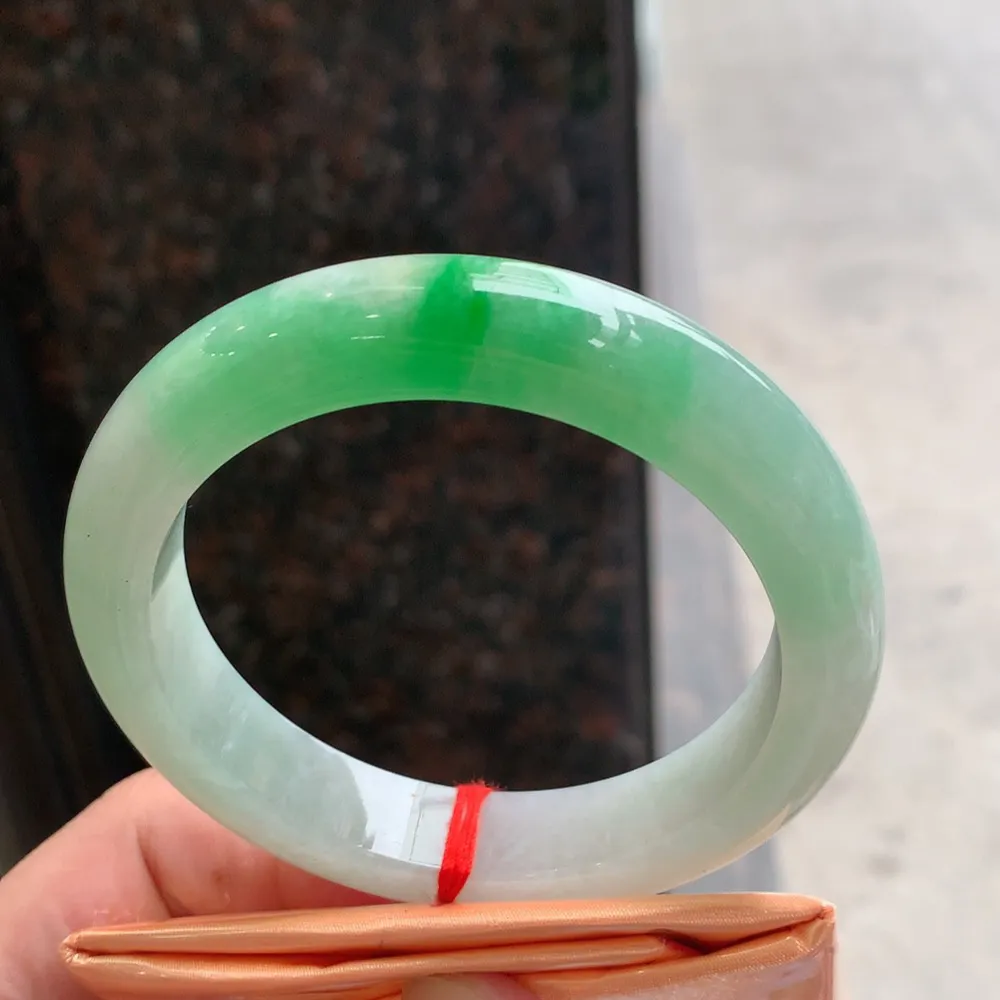 正圈冰糯翠绿 无瑕 尺寸:59.1/12.5/9.6 色好