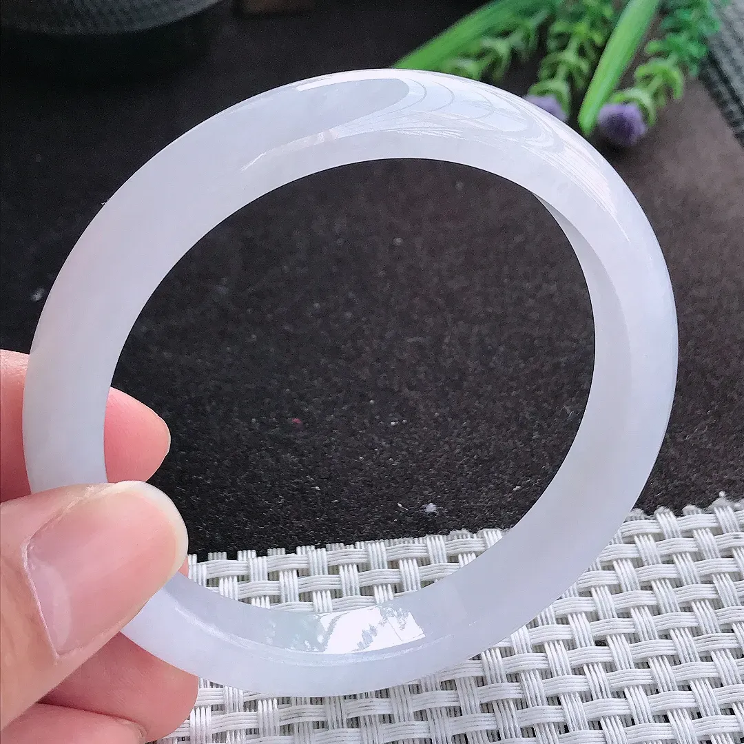 实拍A货翡翠61/11.4/8.2老坑冰润起胶大圈口白冰手镯宽边玉镯手环