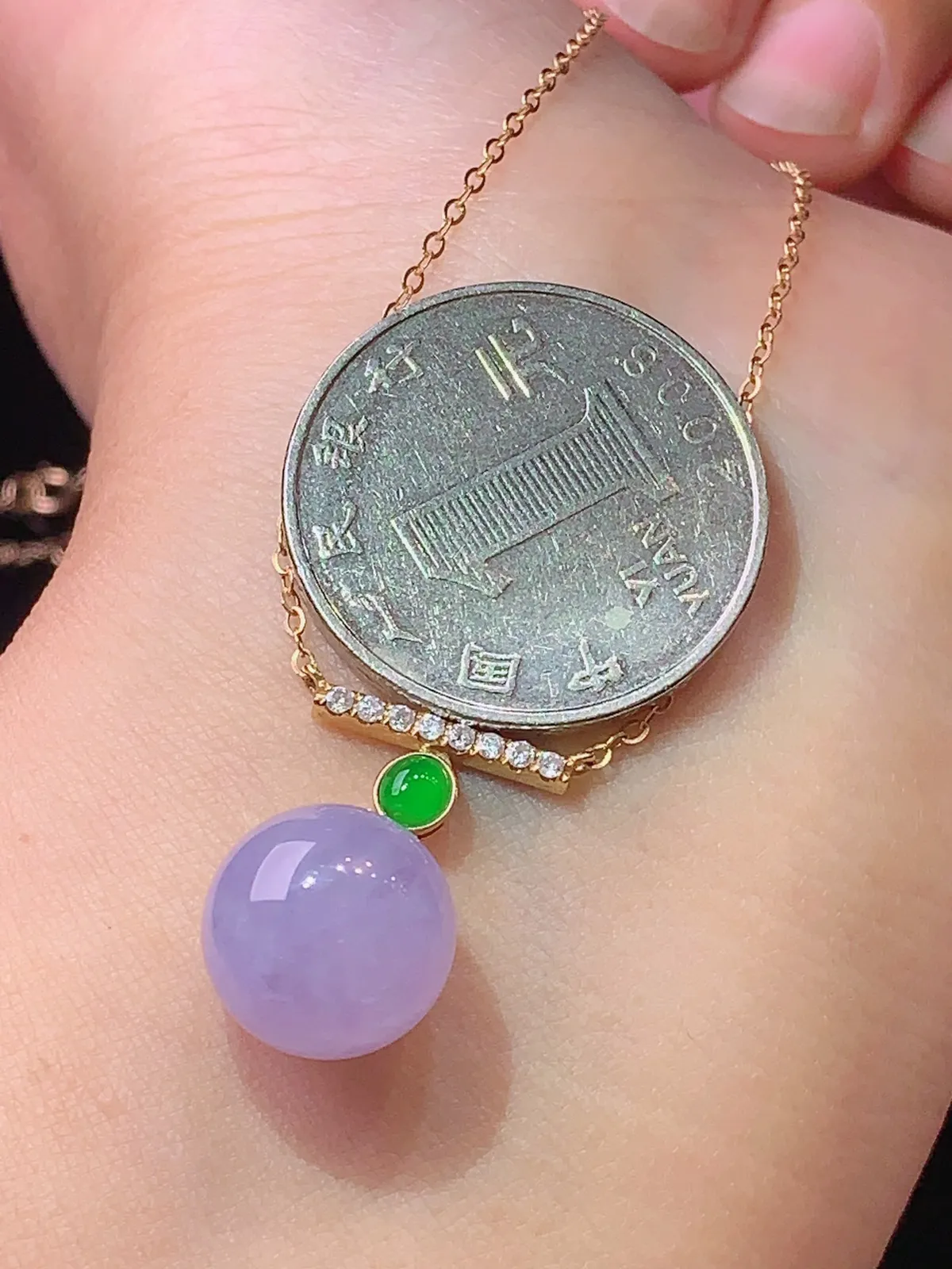 18k金钻镶嵌紫罗兰圆珠项链 玉质细腻 水润亮眼  整体尺寸12