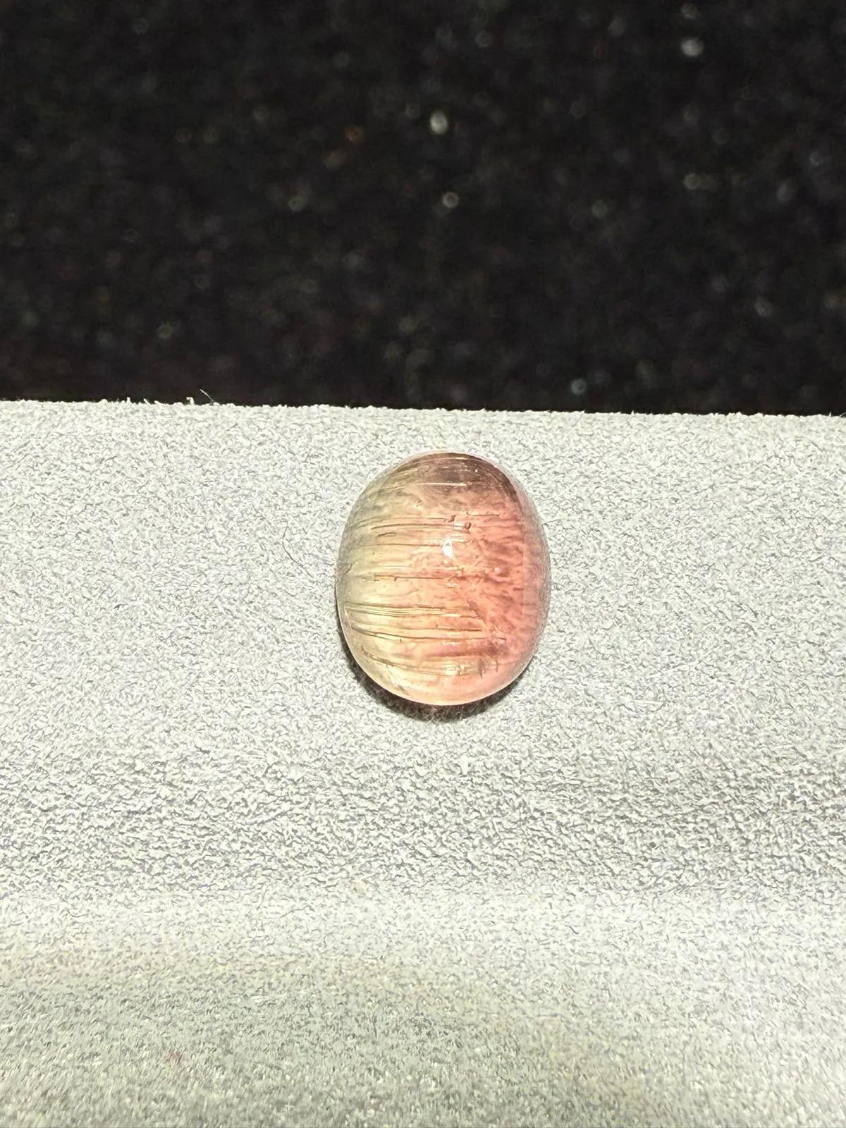 2.06克拉西瓜碧玺蛋面裸石 晶体好[强][强] 水头十足 俏色系列可遇不可求 大约规格：7.9*