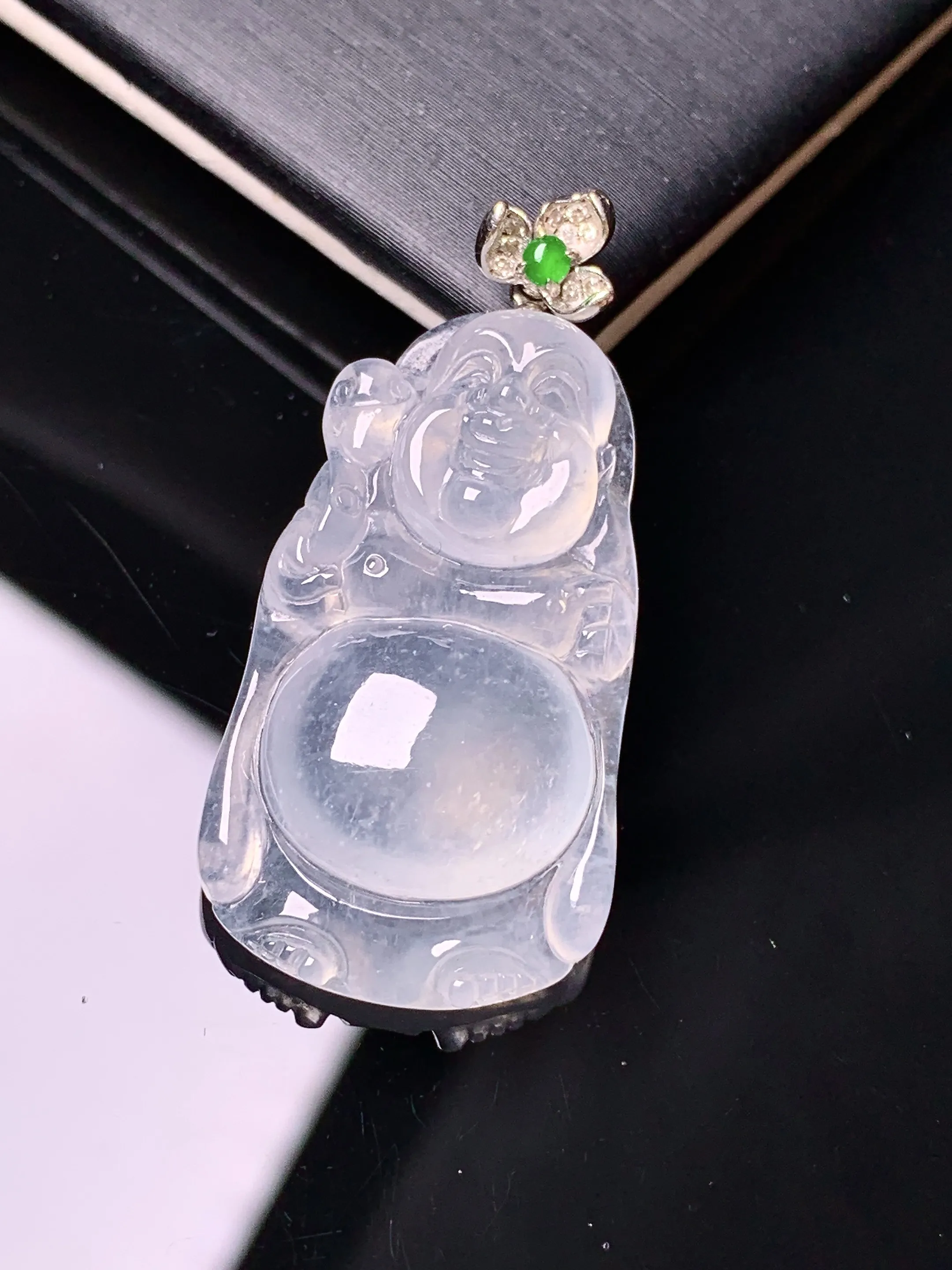 18k金镶嵌冰种佛公吊坠 玉质细腻 色泽清新艳丽 整体尺寸36*17*6.5