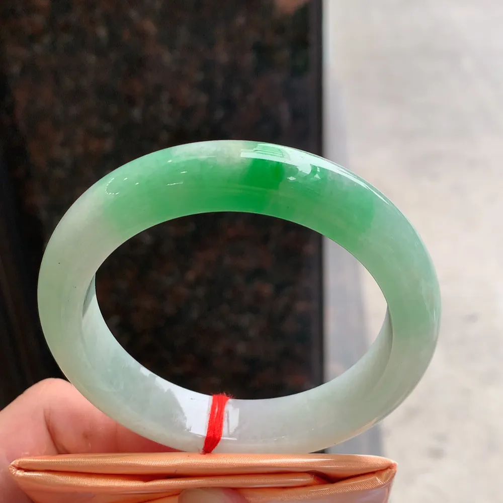 正圈冰糯翠绿 无瑕 尺寸:59.1/12.5/9.6 色好