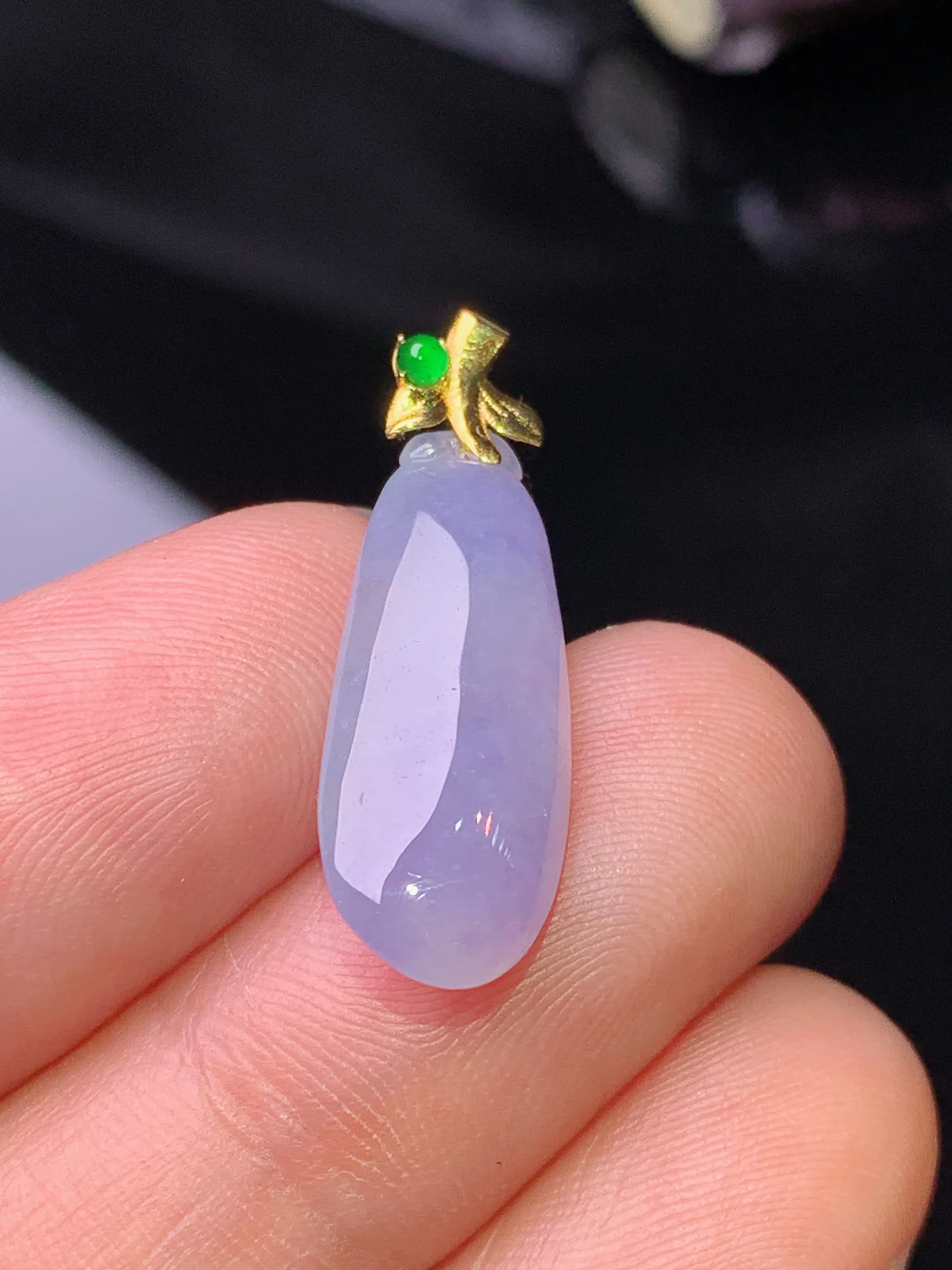 18k金镶嵌紫罗兰福瓜吊坠 玉质细腻 色泽清新艳丽 整体尺寸25*8.3*4.5