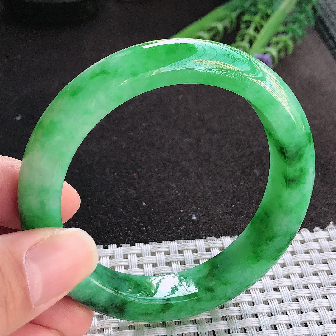 实拍A货翡翠56/13/9.5老坑精美冰润满绿阳绿手镯宽边玉镯手环