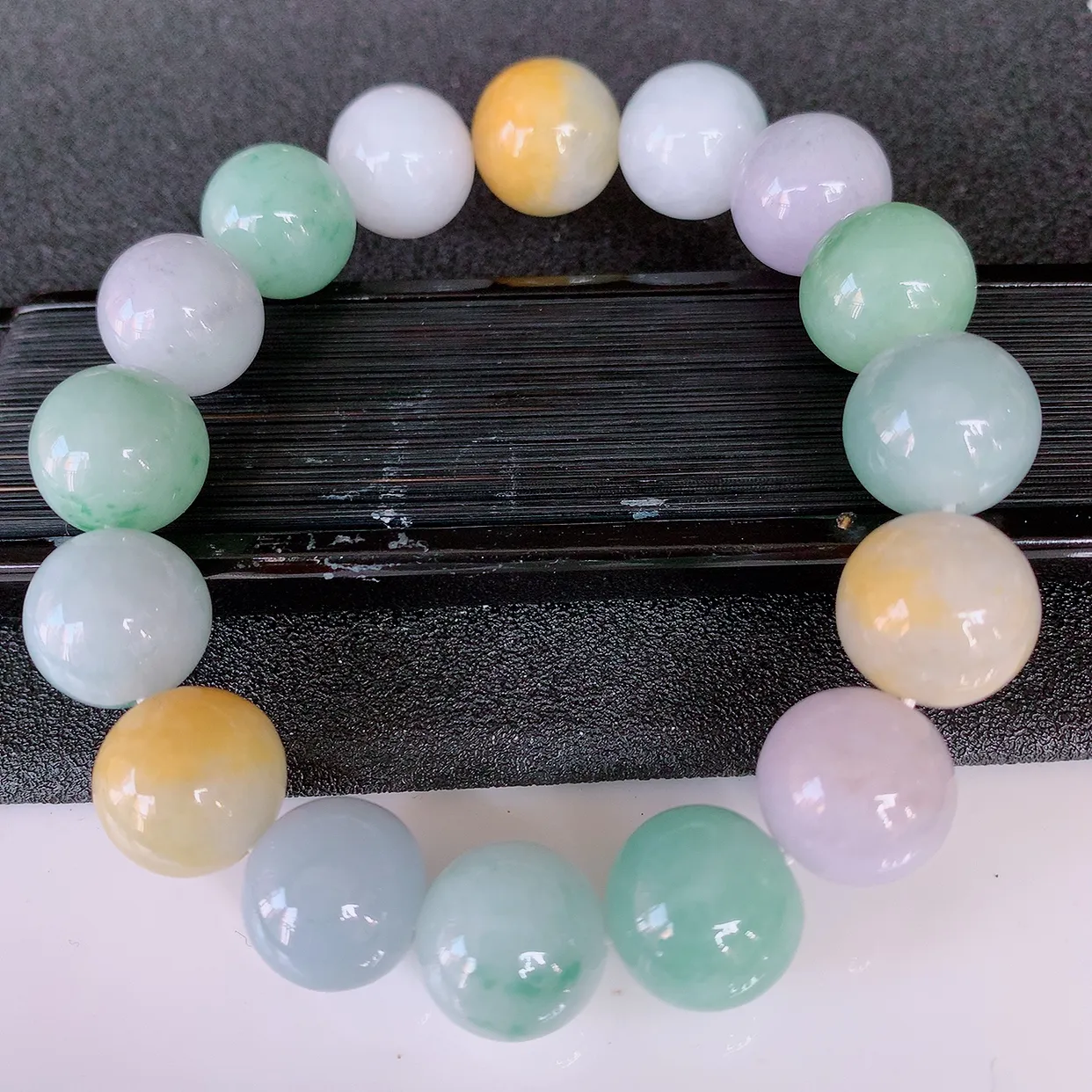 自然光实拍，大颗冰润多宝翡翠手链，多彩翡翠手串，颜色丰富，料子细腻，高档大气，自戴送礼佳品！#46.28取一尺寸13.2