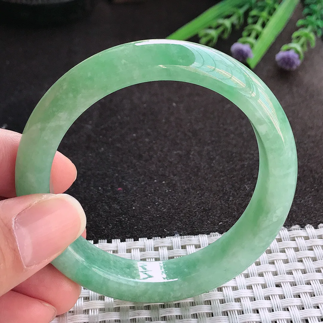 实拍A货翡翠55/12.5/8.7老坑温润满绿手镯宽边玉镯手环