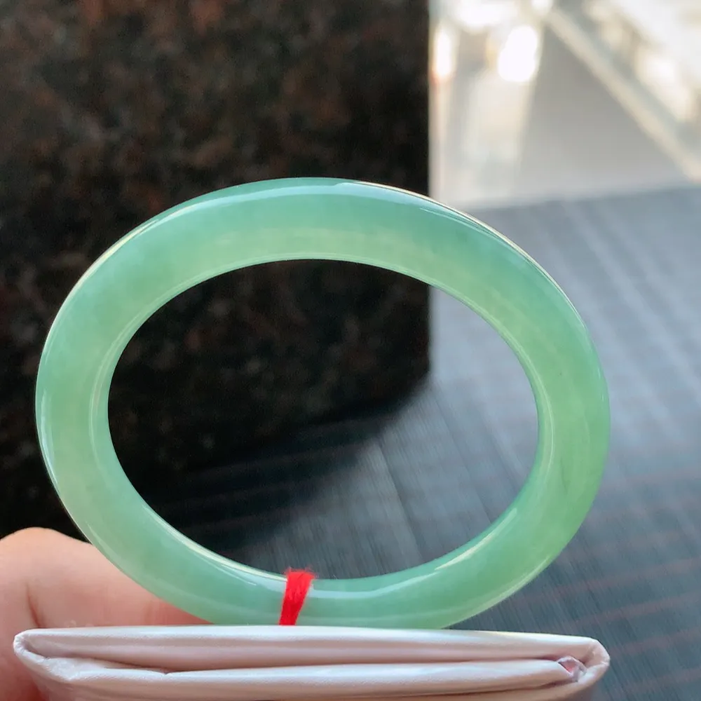 圆条冰绿 无瑕 尺寸:52.6/8.4 冰润🥰🥰