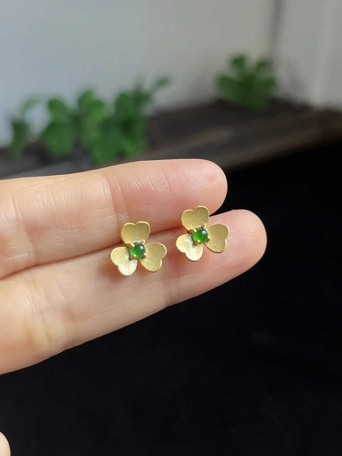 翡翠耳钉，印记：S925