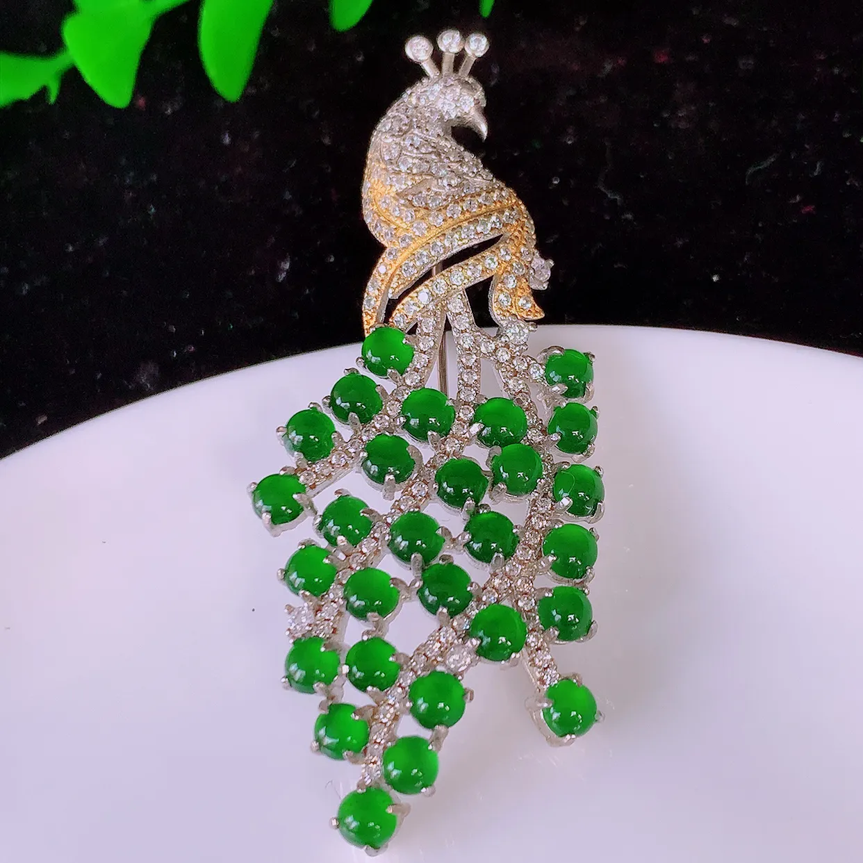 冰透满绿翡翠925银镶嵌凤凰胸针，自然光实拍，翠色灵动，颜色漂亮，种老水足，品相佳，佩戴佳品！#97