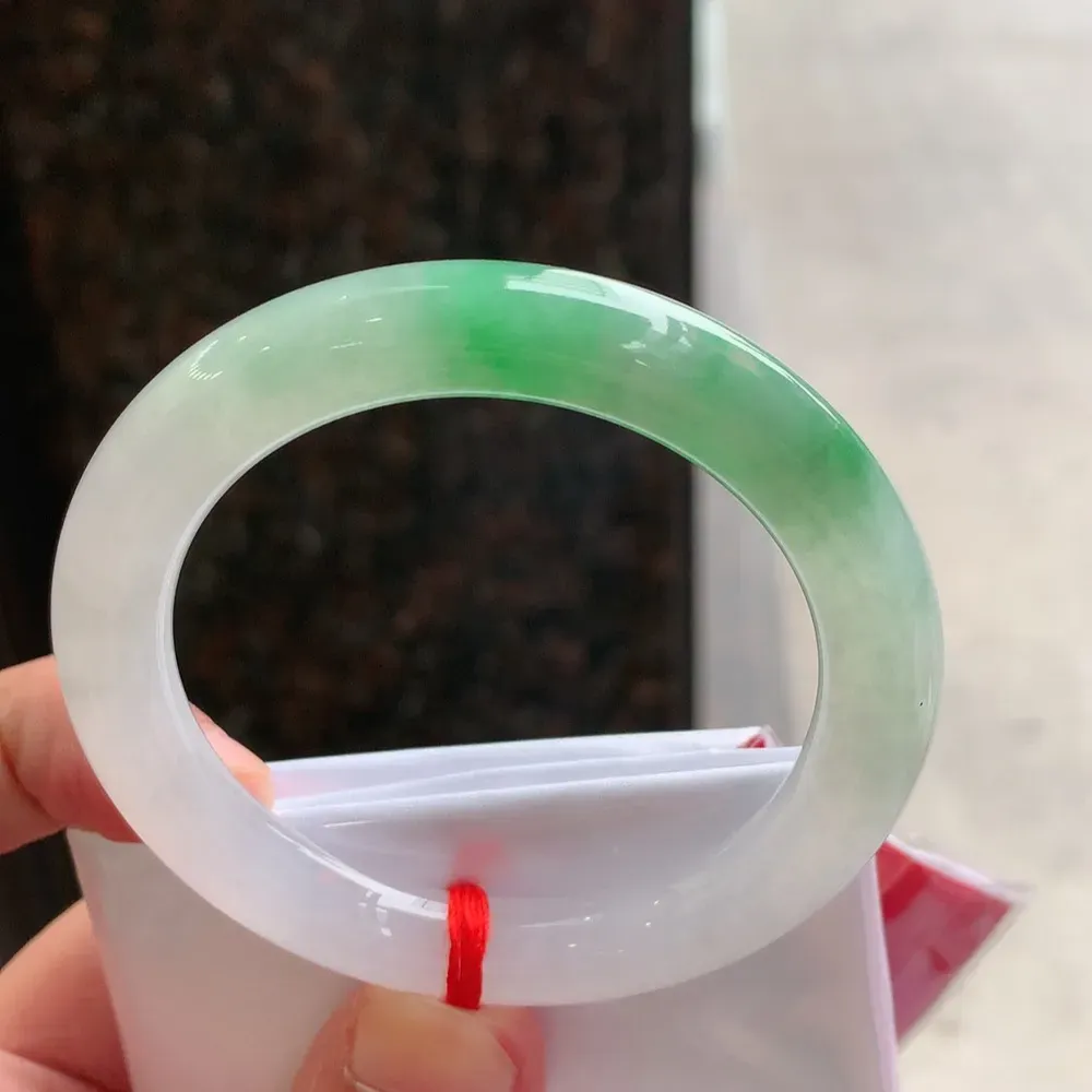 圆条冰翠绿 无瑕 尺寸:52.1/9.4 色好