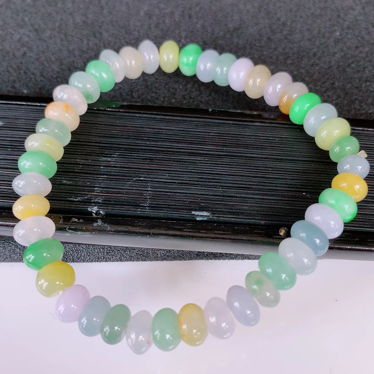 自然光实拍，冰多宝翡翠手链，多彩翡翠手串，颜色丰富，料子细腻，高档大气，自戴送礼佳品！#46.28取一尺寸7