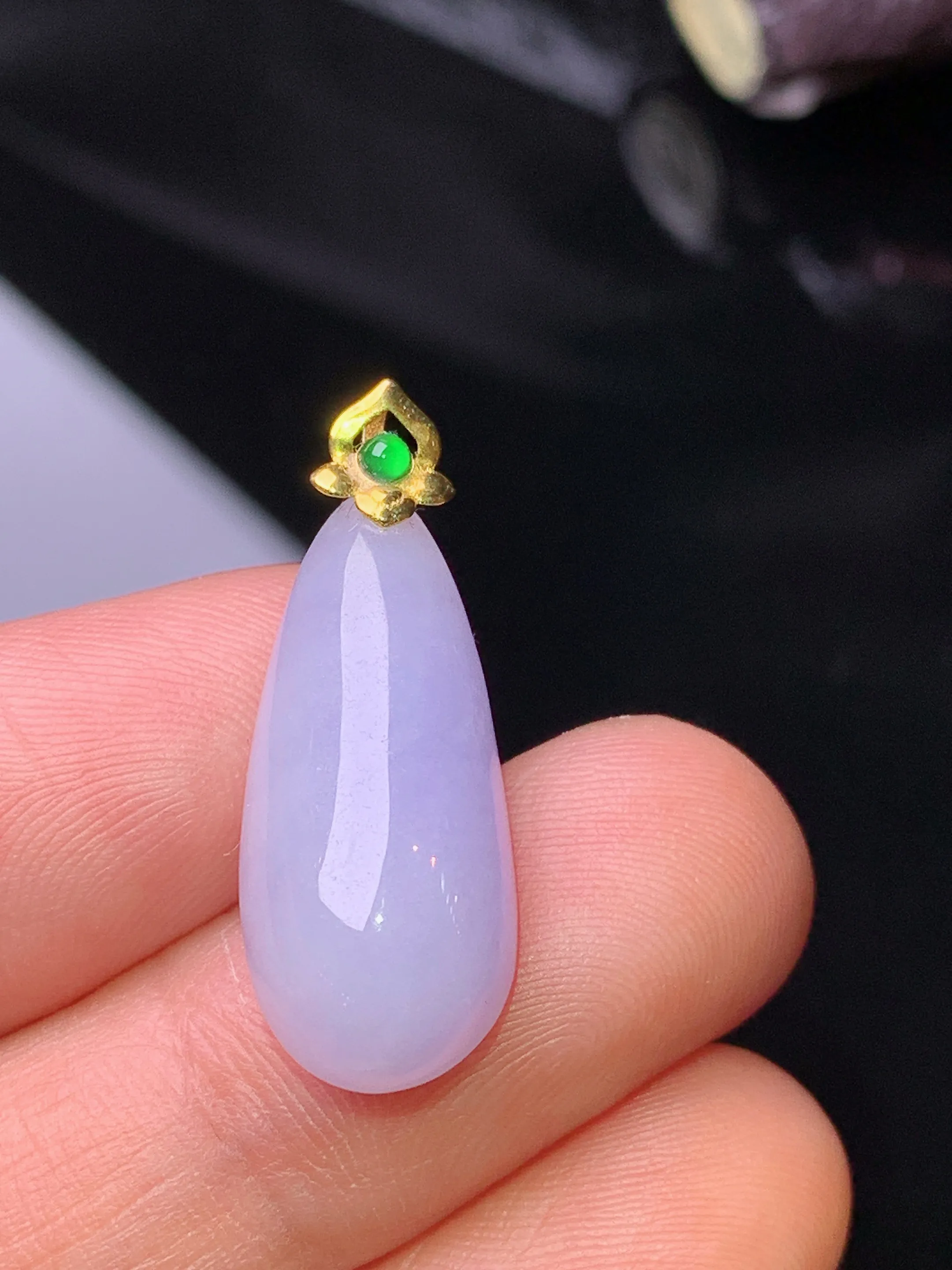 18k金镶嵌紫罗兰福瓜吊坠 玉质细腻 色泽清新艳丽 整体尺寸26.2*9.8*7.2