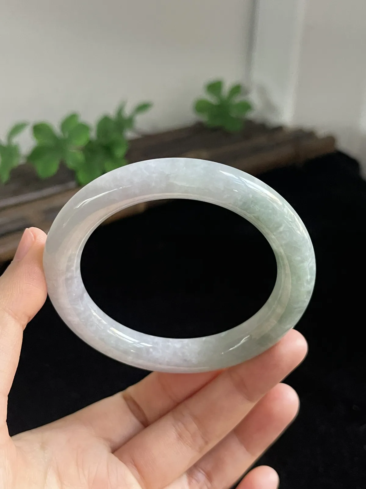 圆镯54.4圈口，翡翠手镯