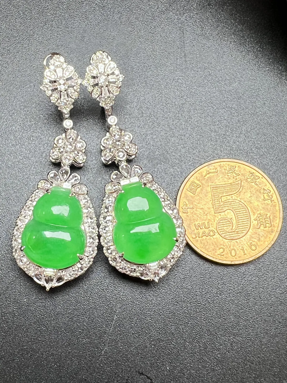 双用款满绿葫芦耳坠+坠总长46.5*15.8*9.5 裸石尺寸14.8*11.9*3.5