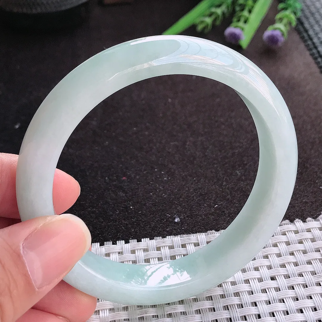 实拍A货翡翠60.5/12.8/8.6老坑秀气油润大圈口手镯宽边玉镯手环