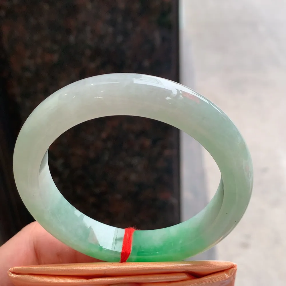 正圈冰糯翠绿 无瑕 尺寸:59.1/12.5/9.6 色好