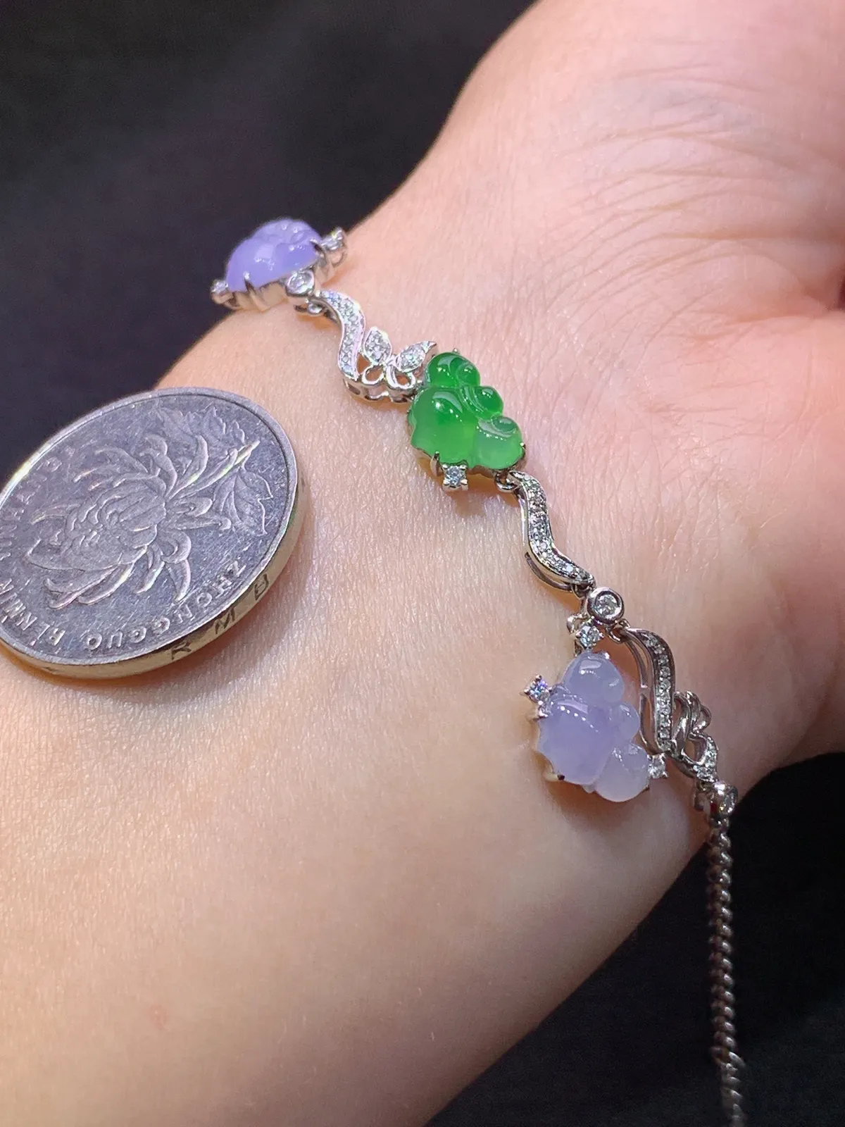 冰紫阳绿如意手链，18k金镶嵌，款式新颖，冰润鲜艳，种水足，Sa 尺寸9.1*6.6*2.5