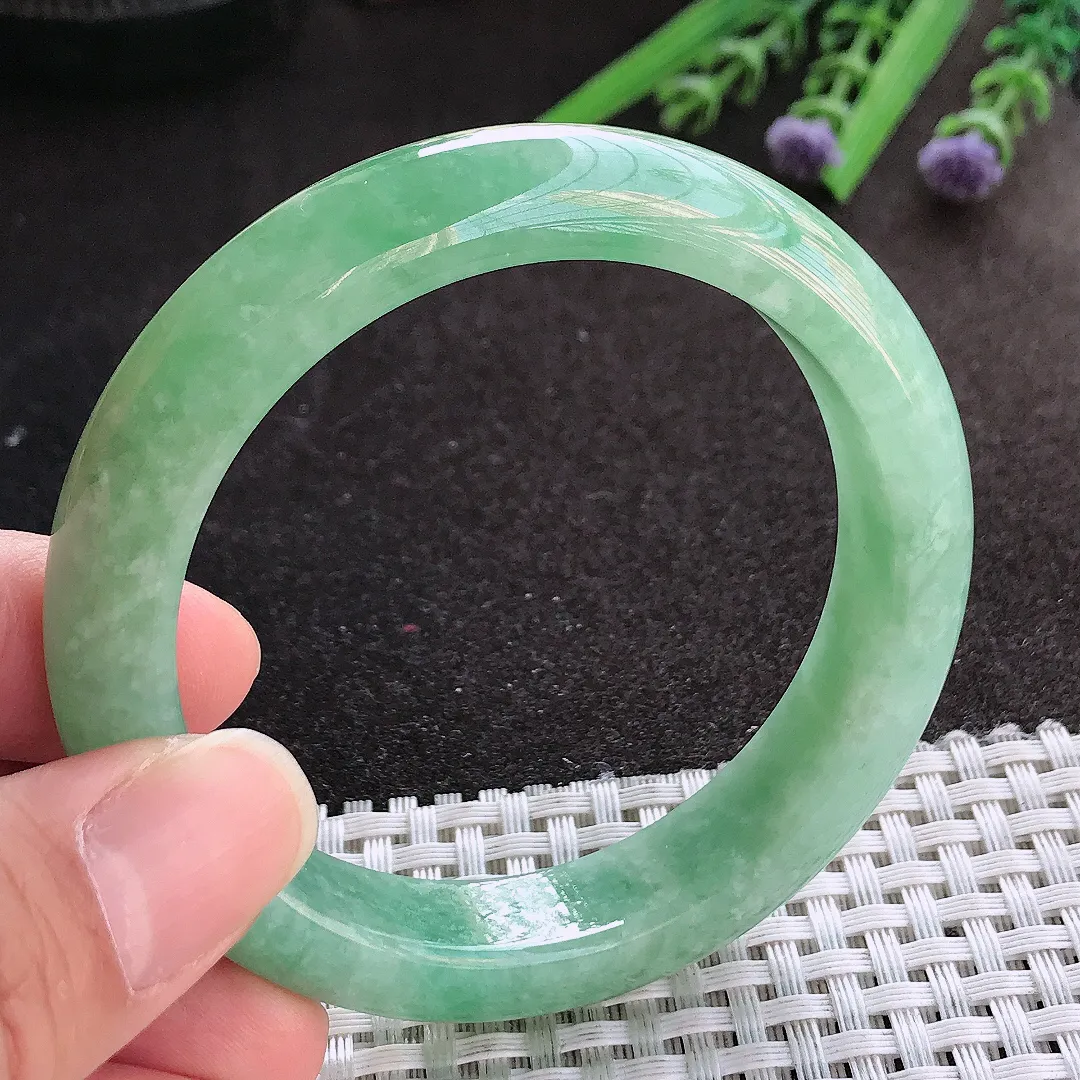 实拍A货翡翠55/12.5/8.7老坑温润满绿手镯宽边玉镯手环