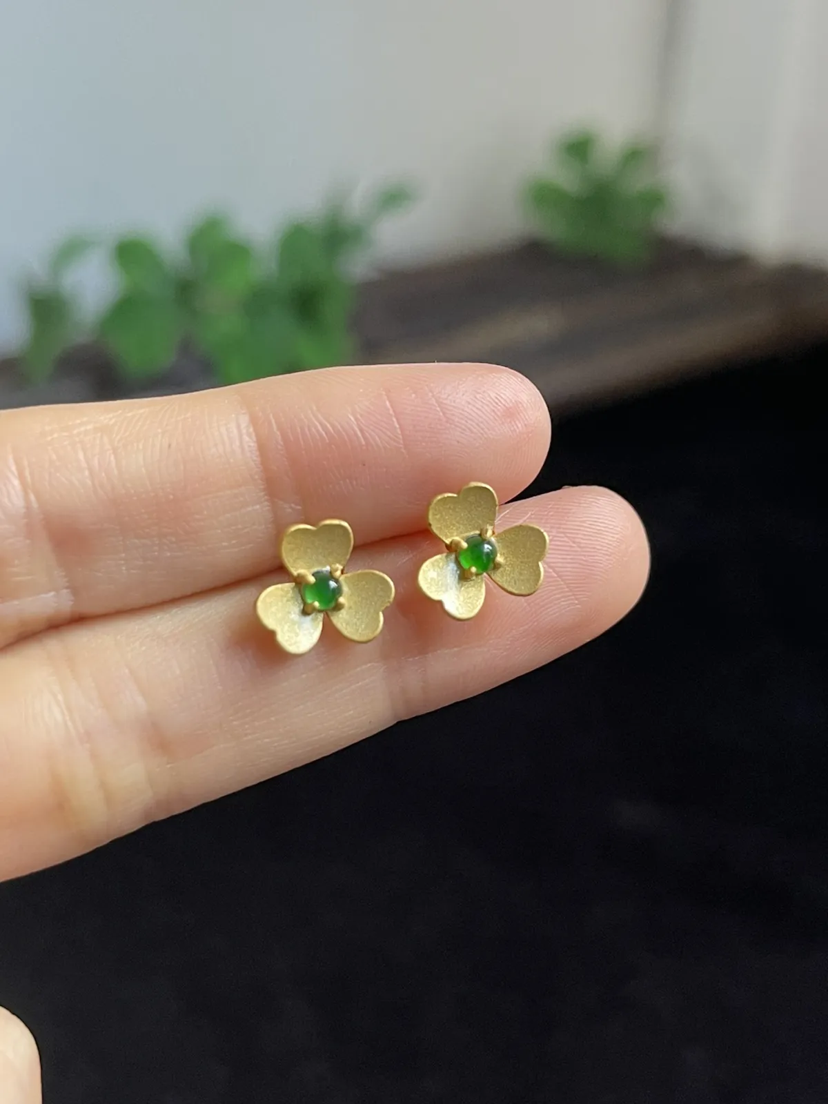 翡翠耳钉，印记：S925