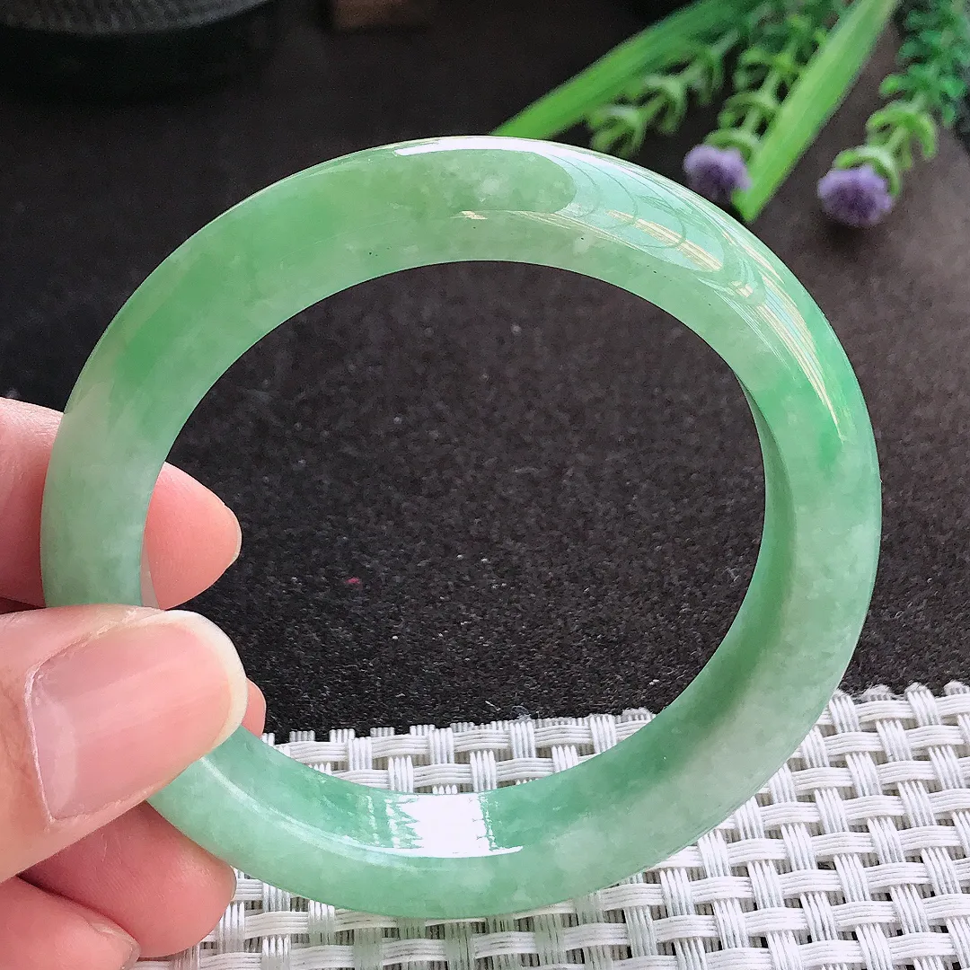 实拍A货翡翠55/12.5/8.7老坑温润满绿手镯宽边玉镯手环