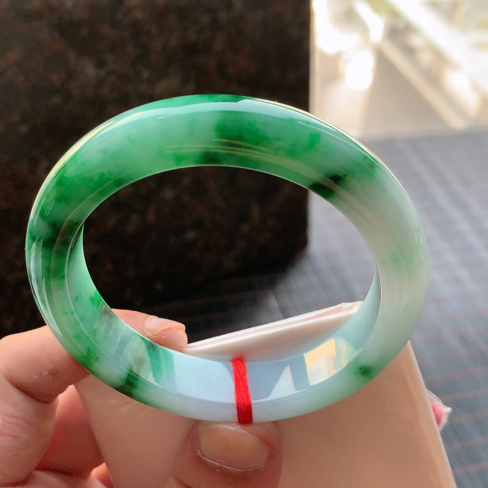 正圈一大节辣绿 无瑕 尺寸:57.1/13.1/9.7 色辣