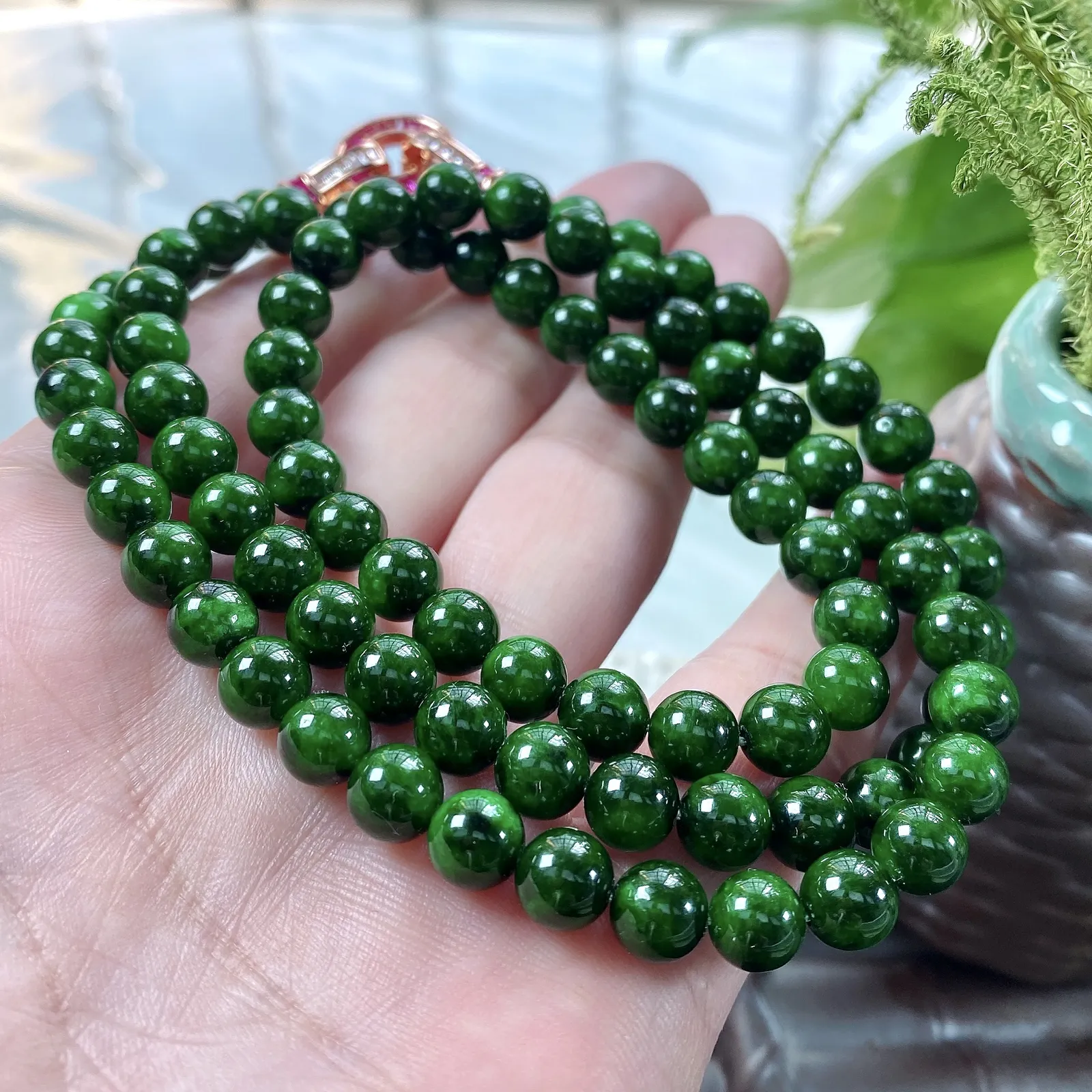 缅甸天然翡翠A货，卡7.6水润辣绿圆珠项链手链，尺寸：7.6mm/88颗，长度670mm，重量：67.77g