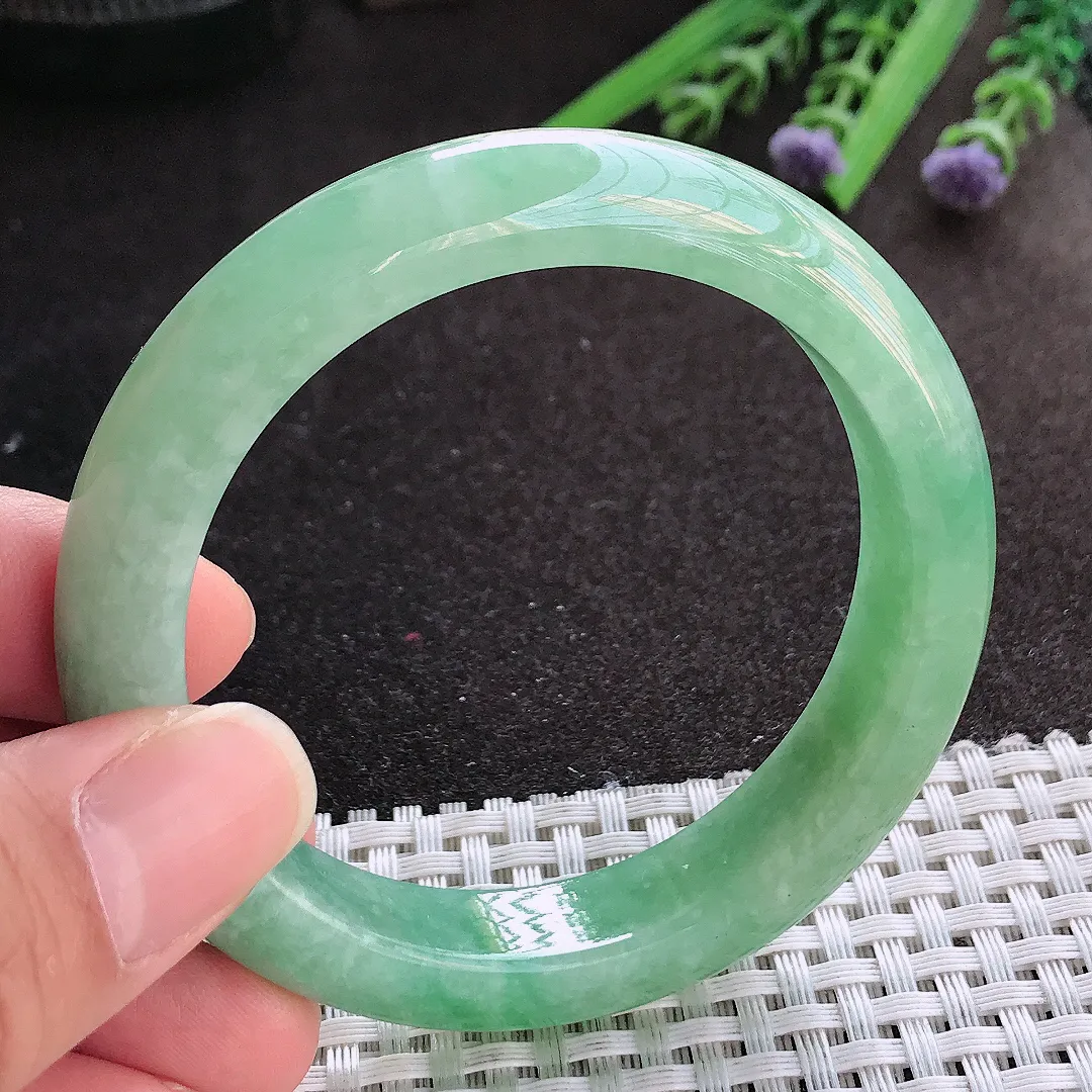 实拍A货翡翠55/12.5/8.7老坑温润满绿手镯宽边玉镯手环